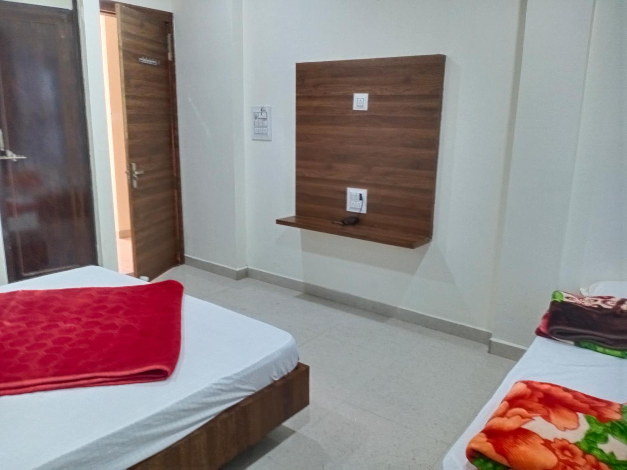 Hotel Soham Palace Ujjain Eksteriør billede