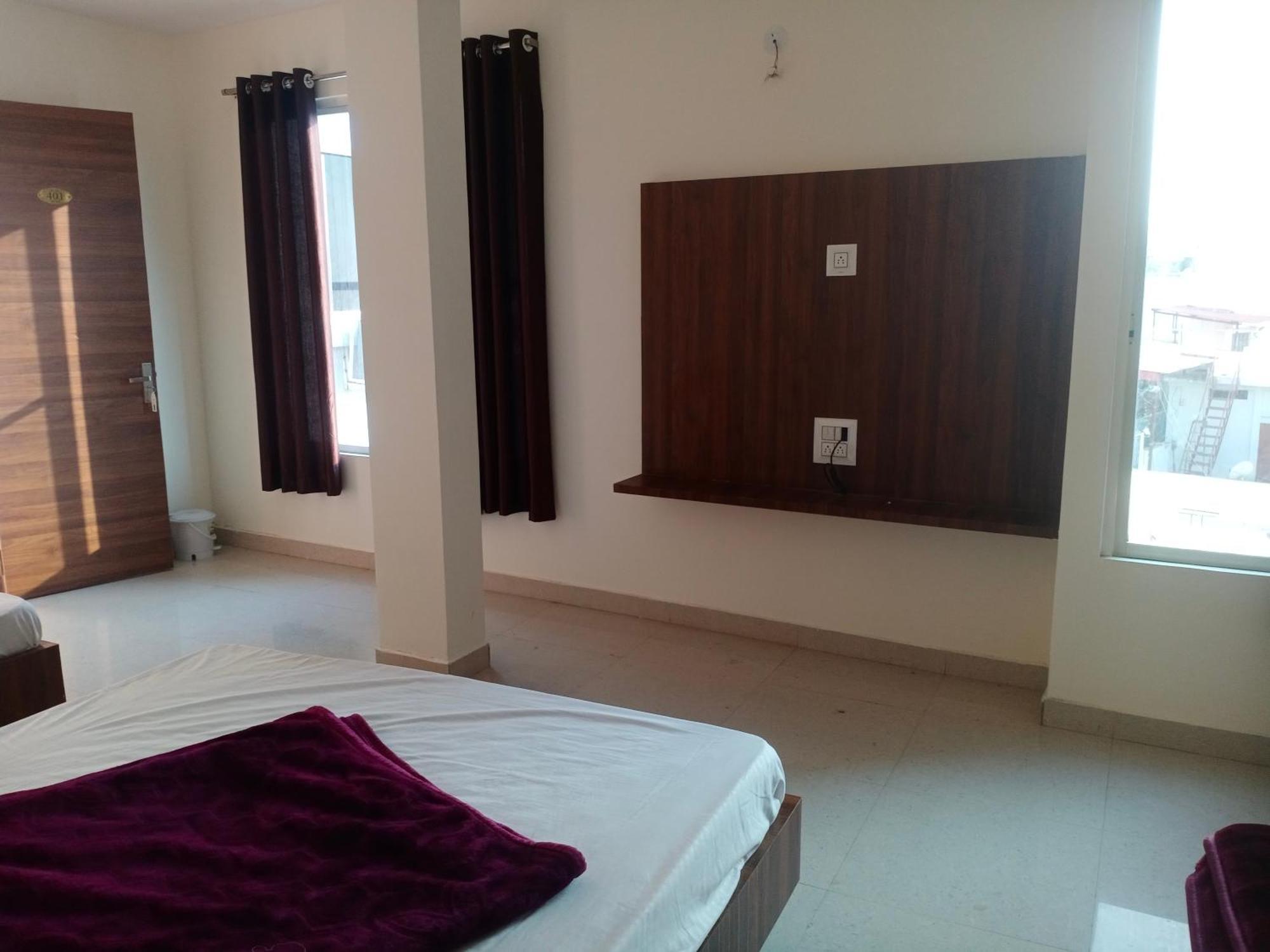 Hotel Soham Palace Ujjain Eksteriør billede